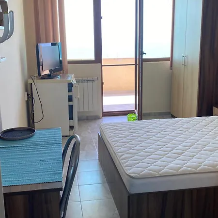 за гости денкови Burgaz