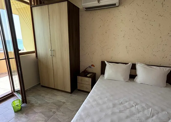 за гости денкови Бургас