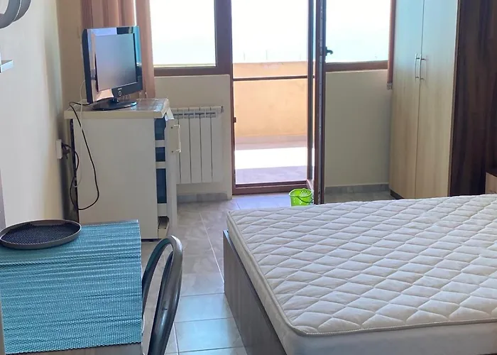 за гости денкови בורגאס